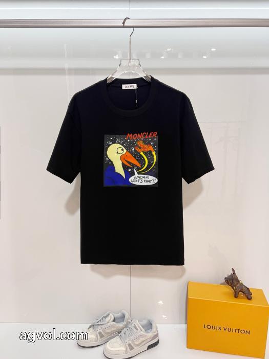 話題沸騰中  上質な材料 印象になってロエベ半袖Tシャツブランド 偽物 激安_0_2