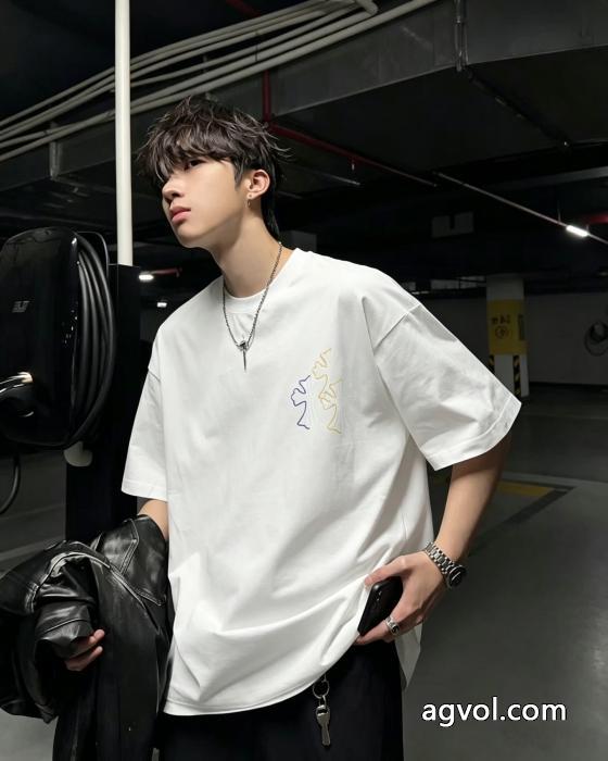 クロムハーツ独特な 最安値で超HOT 高級感のある半袖Tシャツ激安 ブランド 通販_0_2