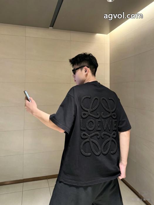 万能着 最旬トレンド 2026年最注目の偽物 ブランド 激安LOEWE半袖Tシャツ_0_4