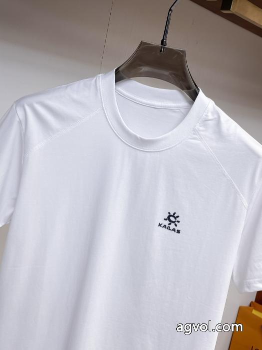 &nbsp;半袖Tコピー 商品 ブランド魅惑のセクシー美 数量限定大得価 夏の必須アイテムをARMANI._0_2