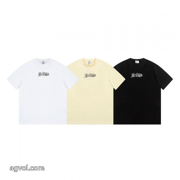 BURBERRYスーパー コピー 通販半袖Tシャツクラシカルな雰囲気 完売寸前 相性抜群のコンビ_0_4