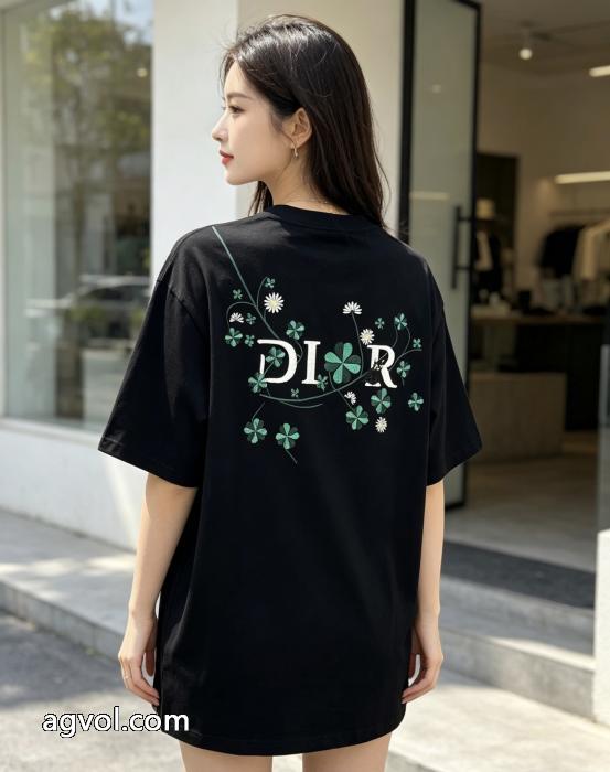 DIOR半袖Tシャツ清涼感 人気モデル雑誌掲載 幅広く使えるブランド コピー ショップ_0_2