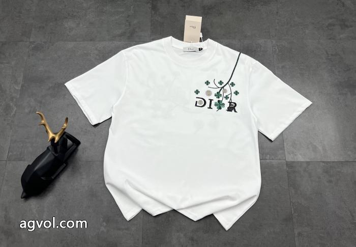 DIOR半袖Tシャツ清涼感 人気モデル雑誌掲載 幅広く使えるブランド コピー ショップ_0_3