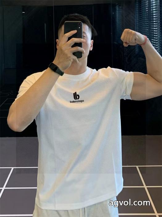 balenciaga定番人気 日本未上陸のブランド 人気急上昇半袖Tシャツブランド コピー_0_0