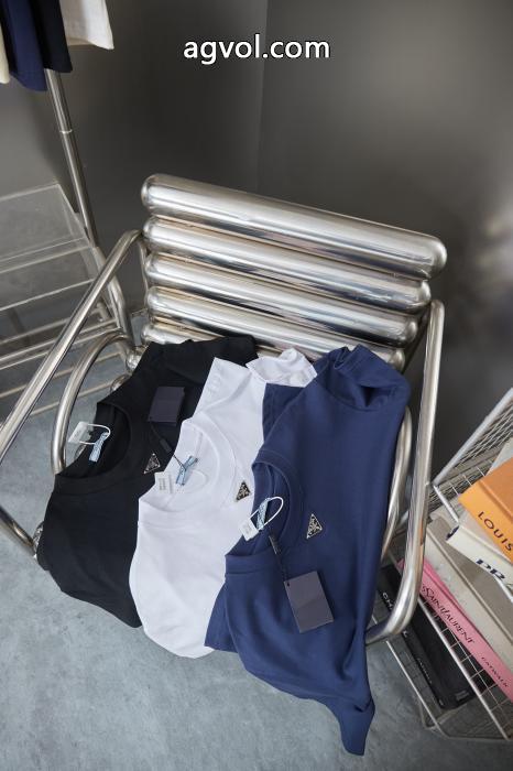VIP価格 海外限定アイテム 数量限定特価ブランド 品 コピープラダ半袖Tシャツ_0_1