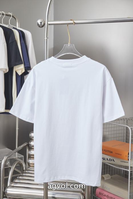 VIP価格 海外限定アイテム 数量限定特価ブランド 品 コピープラダ半袖Tシャツ_0_4