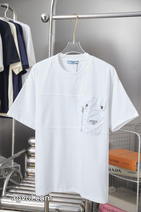 PRADA半袖Tシャツ2026季節限定 夏のコーデにぴったり ～希少   ブランド コピー_0_2