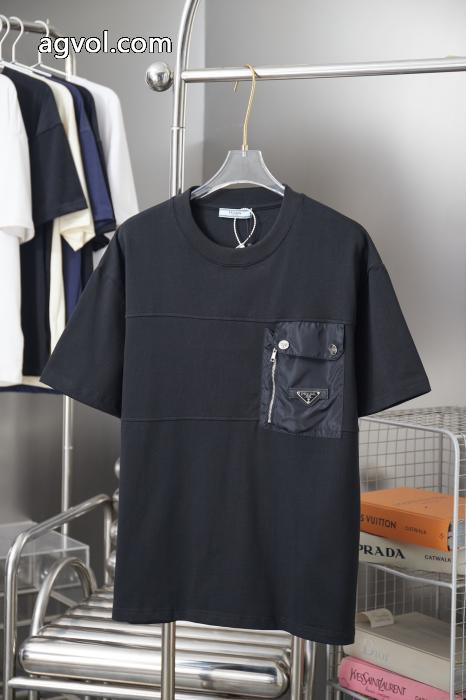 PRADA半袖Tシャツ2026季節限定 夏のコーデにぴったり ～希少   ブランド コピー_0_4