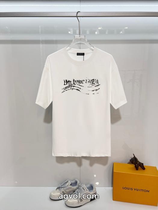 必要な一品 2026新年度人気入荷 期待に応えるように登場balenciagaコピー ブランド 通販 安心半袖Tシャツ_0_1