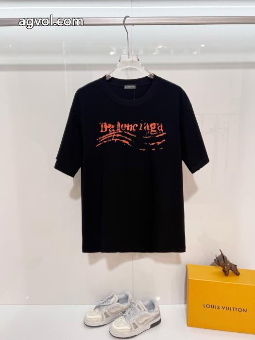 必要な一品 2026新年度人気入荷 期待に応えるように登場balenciagaコピー ブランド 通販 安心半袖Tシャツ_0_2