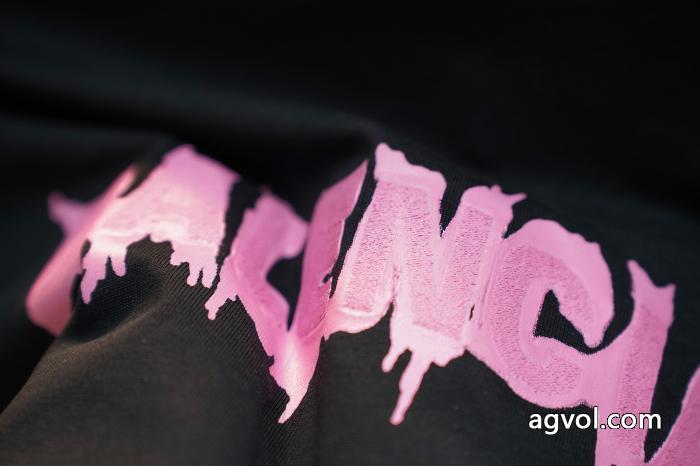 耐久性のある 超激得高品質 クリスマスコフレ2026バレンシアガ半袖Tシャツ偽 ブランド_0_2