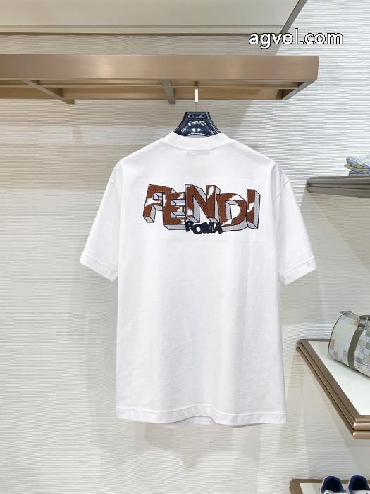 おしゃれ感で魅せる！ SALE年末年始限定 エレガンスな雰囲気にFENDIコピー ブランド 通販 安心&nbsp;&nbsp;&nbsp;&nbsp;半袖T._0_1