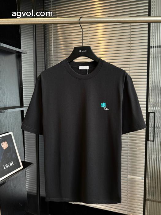 人気セールHOT 激安大特価定番人気 お洒落な印象半袖TシャツDIORスーパー コピー_0_1