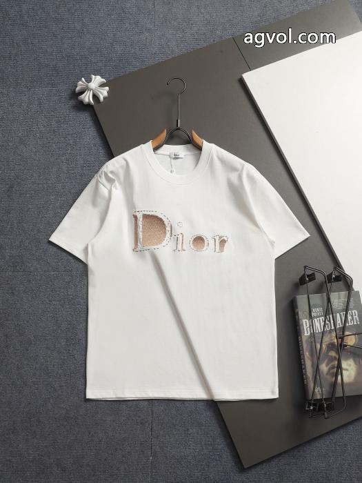 DIOR偽物 ブランド 激安半袖Tシャツ定価より50％OFF 2026新作登場 万能な一品_0_3