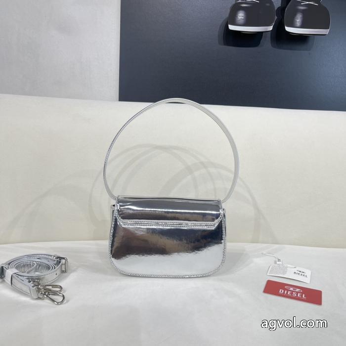 偽 ブランド 通販新商品☆完売必至 超激得260%新品 高級感あるディーゼル&nbsp;&nbsp;&nbsp;&nbsp;バッグ._0_1