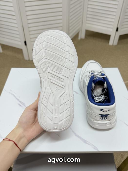 偽物 ブランド 販売スニーカーbalenciagaセレブ風  最新で男女兼用にもお勧め 優れた品質.._0_3
