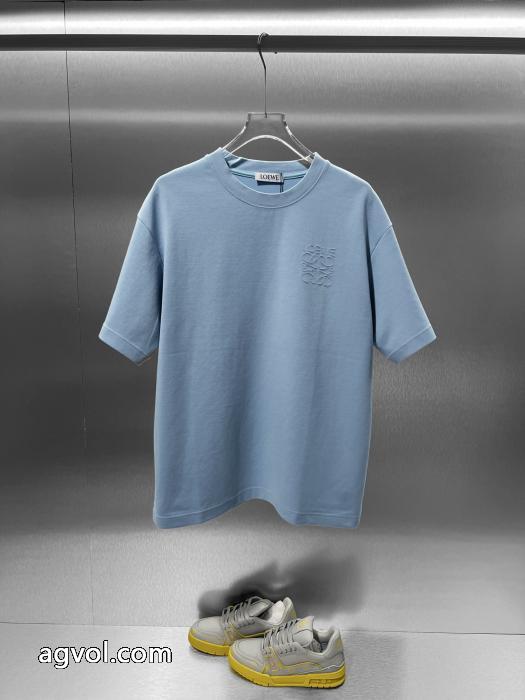 LOEWEスーパー コピー ブランド 通販半袖Tシャツモデル大絶賛 毎年大人気商品 使い勝手の良さ_0_2