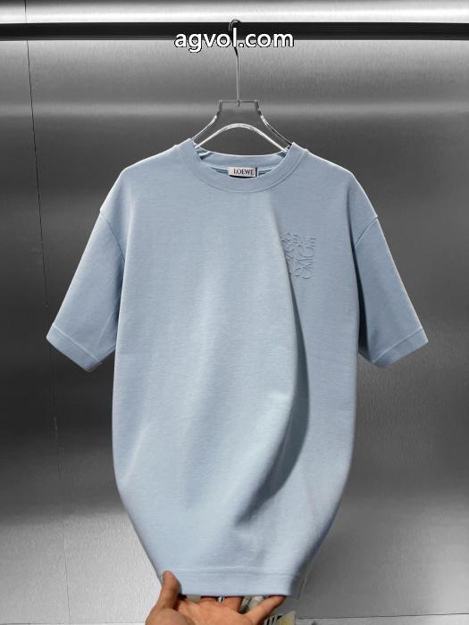 LOEWEスーパー コピー ブランド 通販半袖Tシャツモデル大絶賛 毎年大人気商品 使い勝手の良さ_0_3