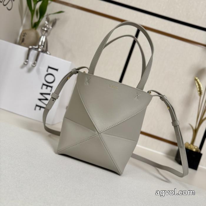 2026一番最高人気 2026新作 今度こそ完売！&nbsp;&nbsp;&nbsp;&nbsp;バッグ偽 ブランド 販売LOEWE._0_0
