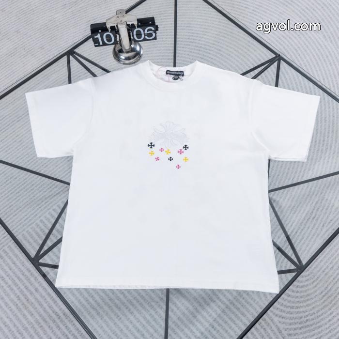 半袖Tシャツ洗練された佇まい ロゴが美しい 幅広く使えるブランド コピー 専門店CHROME HEARTS_0_3