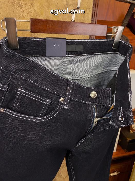 ブランド レプリカPRADA&nbsp;&nbsp;ジーンズ26ss新作 カジュアルコーデに 大人のための新作 日本未入荷._1_4