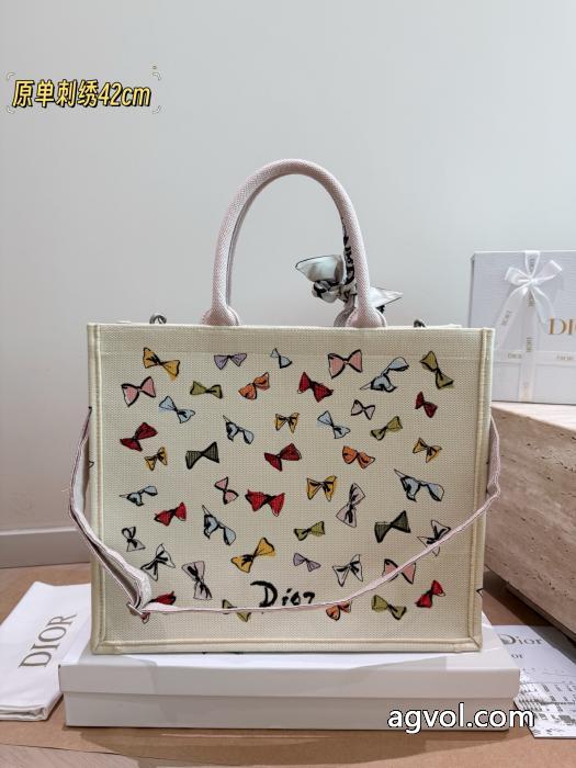 DIOR完売必須　限定SALE どの年代にも好感度 セレブ多数愛用バッグスーパー コピー 安心_0_0