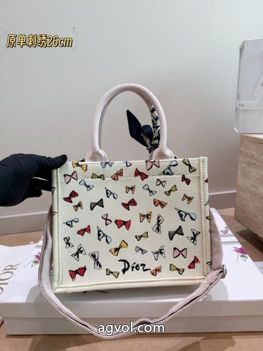 DIOR完売必須　限定SALE どの年代にも好感度 セレブ多数愛用バッグスーパー コピー 安心_0_4