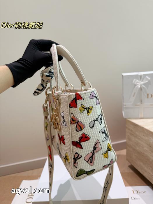 激安 通販 専門即発送OK 圧倒的人気新着 超人気新作登場DIORバッグ_0_4