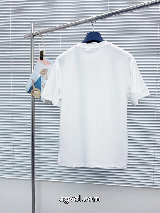 偽物 ブランド 販売LOEWE華やかなスタイル 高級感のある 新シーズン 半袖Tシャツ_0_1