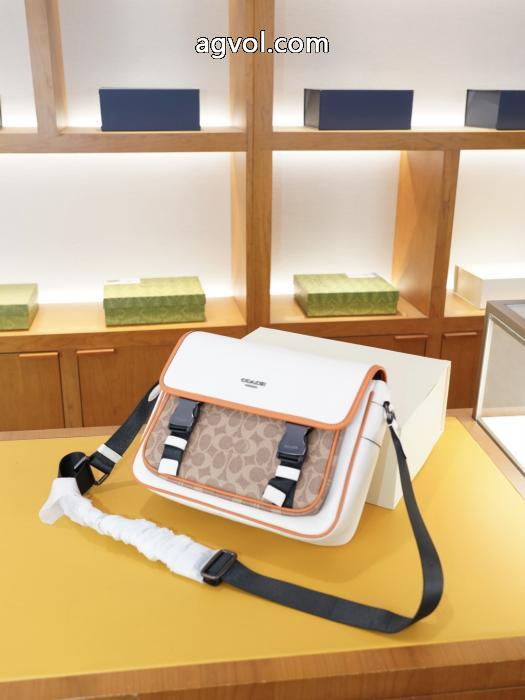 COACH激安 ブランドバッグ上品低価 大注目日本未入荷 新色登場_0_3