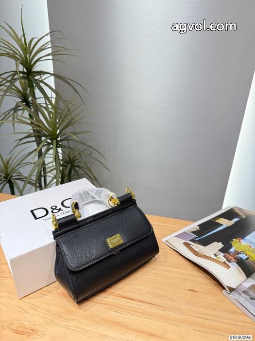 Dolce&Gabbana個性派 2026人気新色が登場 使い勝手のよさが魅力バッグブランド フェイク_0_0