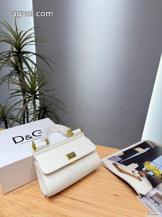 Dolce&Gabbana個性派 2026人気新色が登場 使い勝手のよさが魅力バッグブランド フェイク_0_4