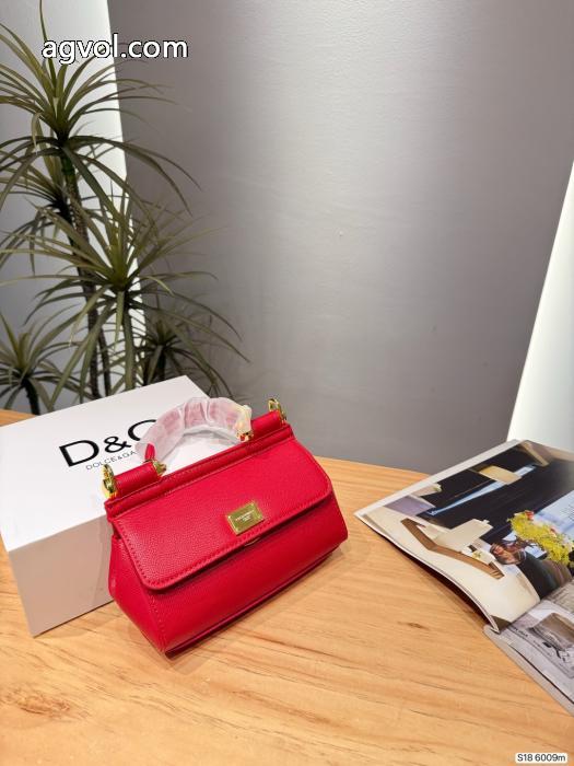 Dolce&Gabbana個性派 2026人気新色が登場 使い勝手のよさが魅力バッグブランド フェイク_0_7