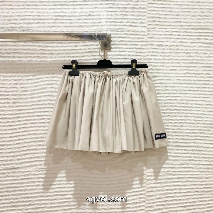 スカート2026年春の新作コレクション 定番のストリートスタイル 若い世代に評判がいいブランド コピー s 級MIUMIU._0_0