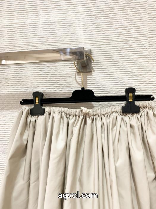 スカート2026年春の新作コレクション 定番のストリートスタイル 若い世代に評判がいいブランド コピー s 級MIUMIU._0_2