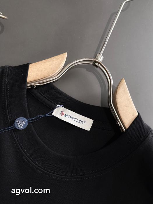MONCLER半袖Tシャツスーパー コピー どこで 買えるHOT最新作 魅力的な 知的優秀アイテム_0_0