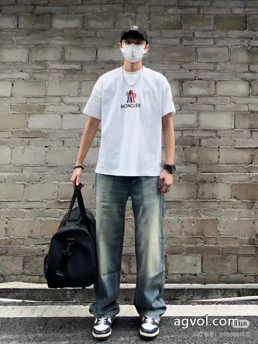 国内在庫あり 品質保証定番人気 2026夏に意外と人気な新作MONCLER半袖Tシャツブランド コピー バック_0_3