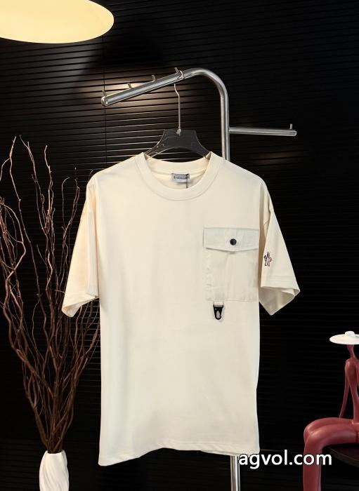 新作入荷 今季は色を使った注目新品 海外限定MONCLER半袖Tシャツコピー 商品 販売_0_0