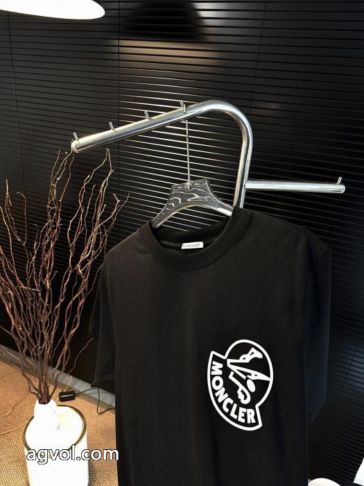 MONCLERブランド 激安お手頃価格 VIPセール 上質なデザイン半袖Tシャツ_0_1