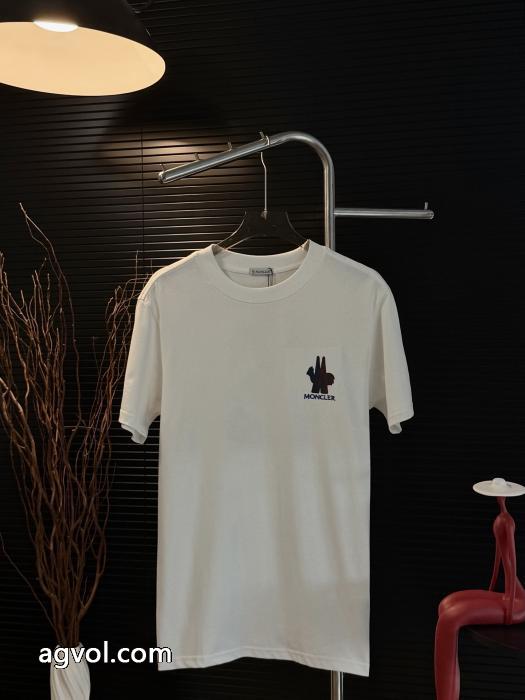 ブランド スーパー コピーMONCLER最新作期間限定セール 超人気*入手困難 魅力的半袖Tシャツ_0_1