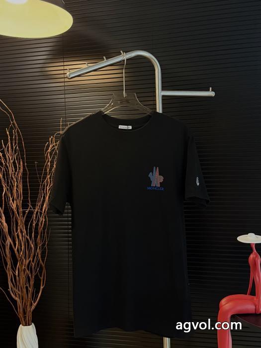 ブランド スーパー コピーMONCLER最新作期間限定セール 超人気*入手困難 魅力的半袖Tシャツ_0_3