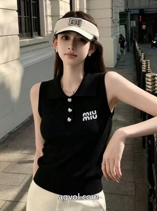 MIUMIU半袖Tシャツ期間限定SALE 注目する憧れブランドの新作 最先端ファション激安 通販 専門店_0_0