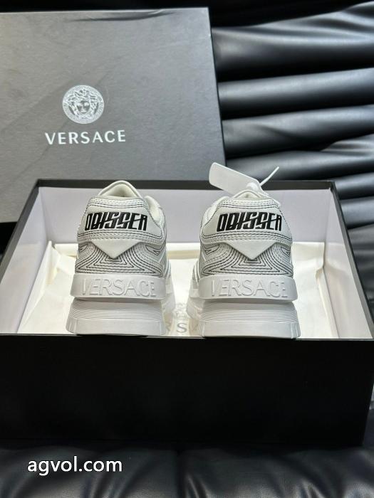 全民望むな新作 保温性の高い 夏に向けて気になる&nbsp;&nbsp;&nbsp;&nbsp;VERSACEブランド コピー 品.._1_3