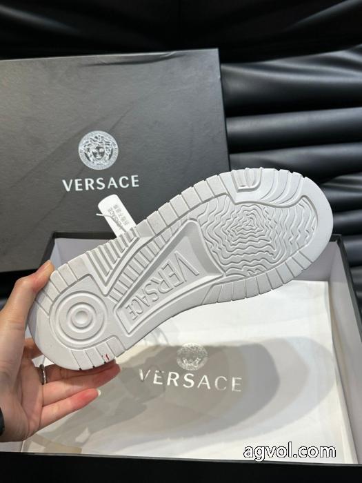 全民望むな新作 保温性の高い 夏に向けて気になる&nbsp;&nbsp;&nbsp;&nbsp;VERSACEブランド コピー 品.._1_5