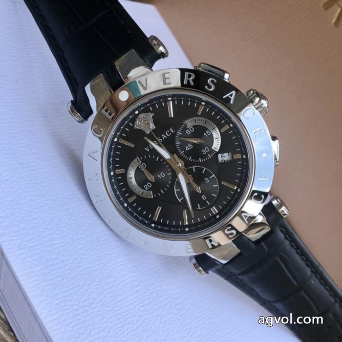 コピー 通販腕時計ナチュラル 今からの季節にピッタリ！  有名人の愛用品VERSACE.._1_3
