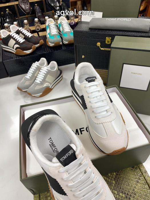 TOM FORDブランド コピー 専門店スニーカーデザイン性に優れた フェミニンな雰囲気 最新限定お目立ち.._0_3