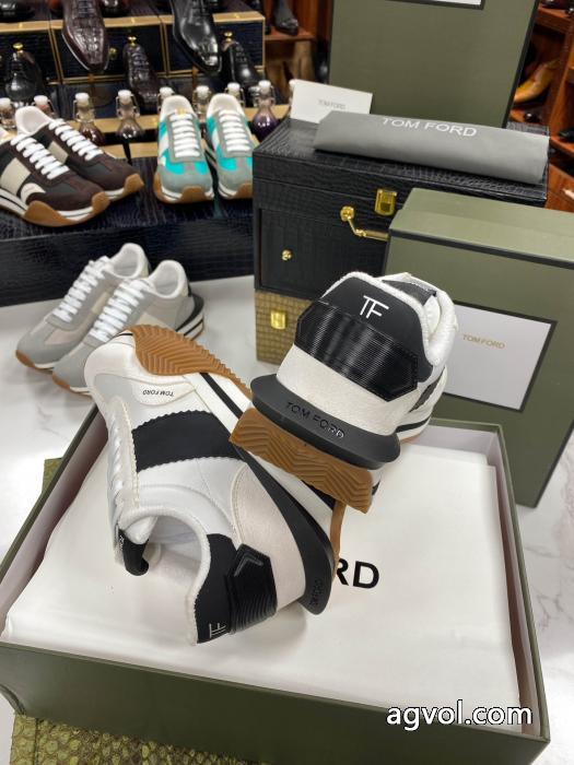 TOM FORDブランド コピー 専門店スニーカーデザイン性に優れた フェミニンな雰囲気 最新限定お目立ち.._0_4