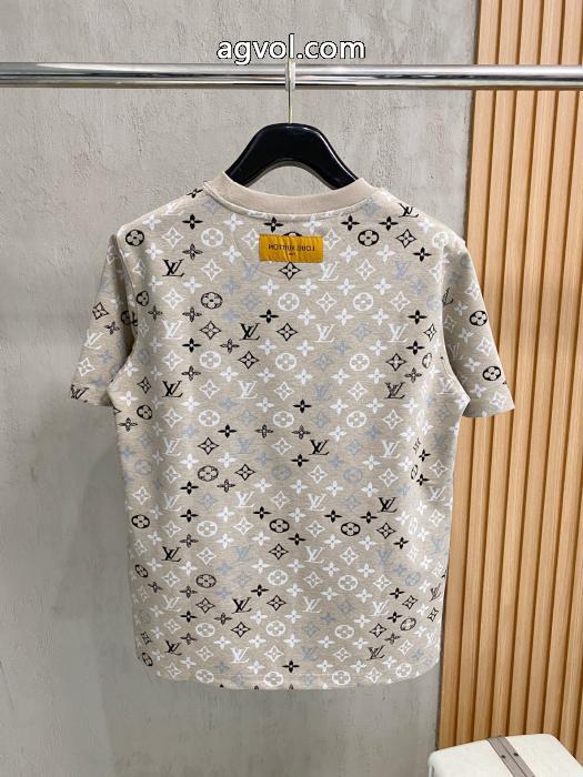 大人気ブランド 今季流行り お目立ち度の高い新品半袖Tシャツブランド スニーカー 激安LOUIS VUITTON_0_3