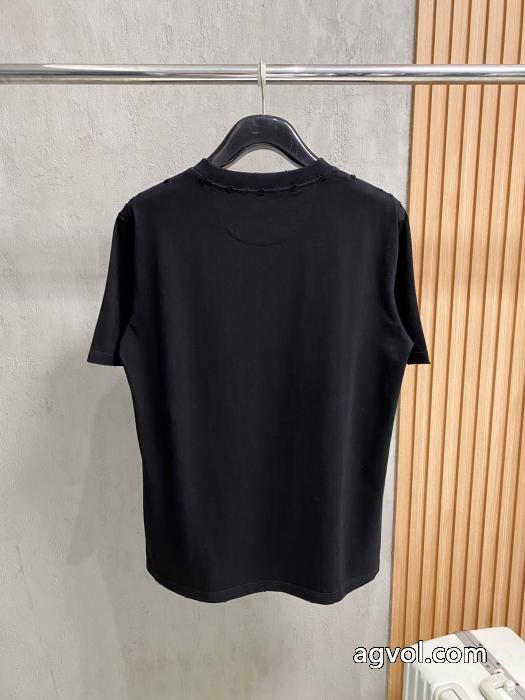 すぐにお届け 限定生産品 2026トレンド感満載なアイテム半袖Tシャツ通販 ブランドLOEWE_0_1