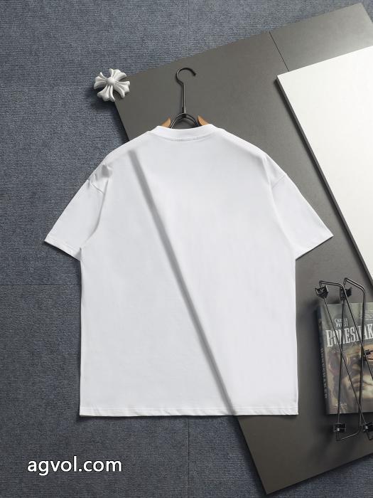超激得安い 完売必須　限定SALE 新作限定華やかキュートブランド 偽物 激安FENDI半袖Tシャツ_0_4